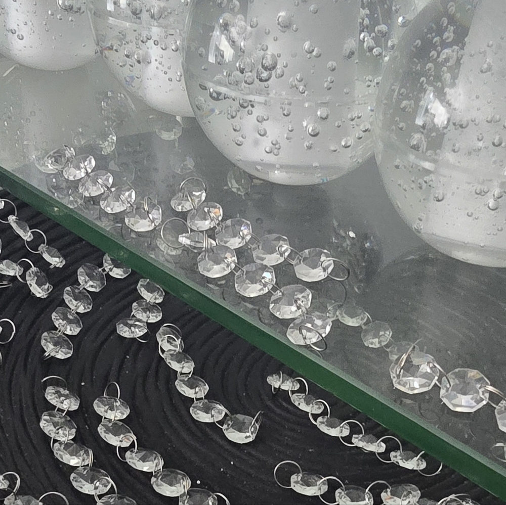 Set of 40 clear acrylic chandelier pieces, each 4 inches